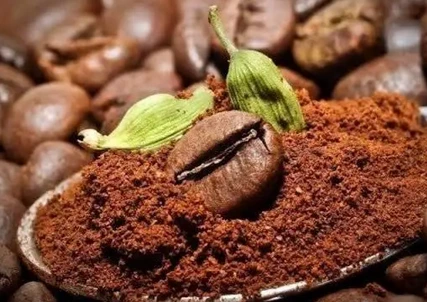 قهوة بايونى (برازيلية تركية داكنة + فاتحة مع الهيل) 12 * 200  غرام